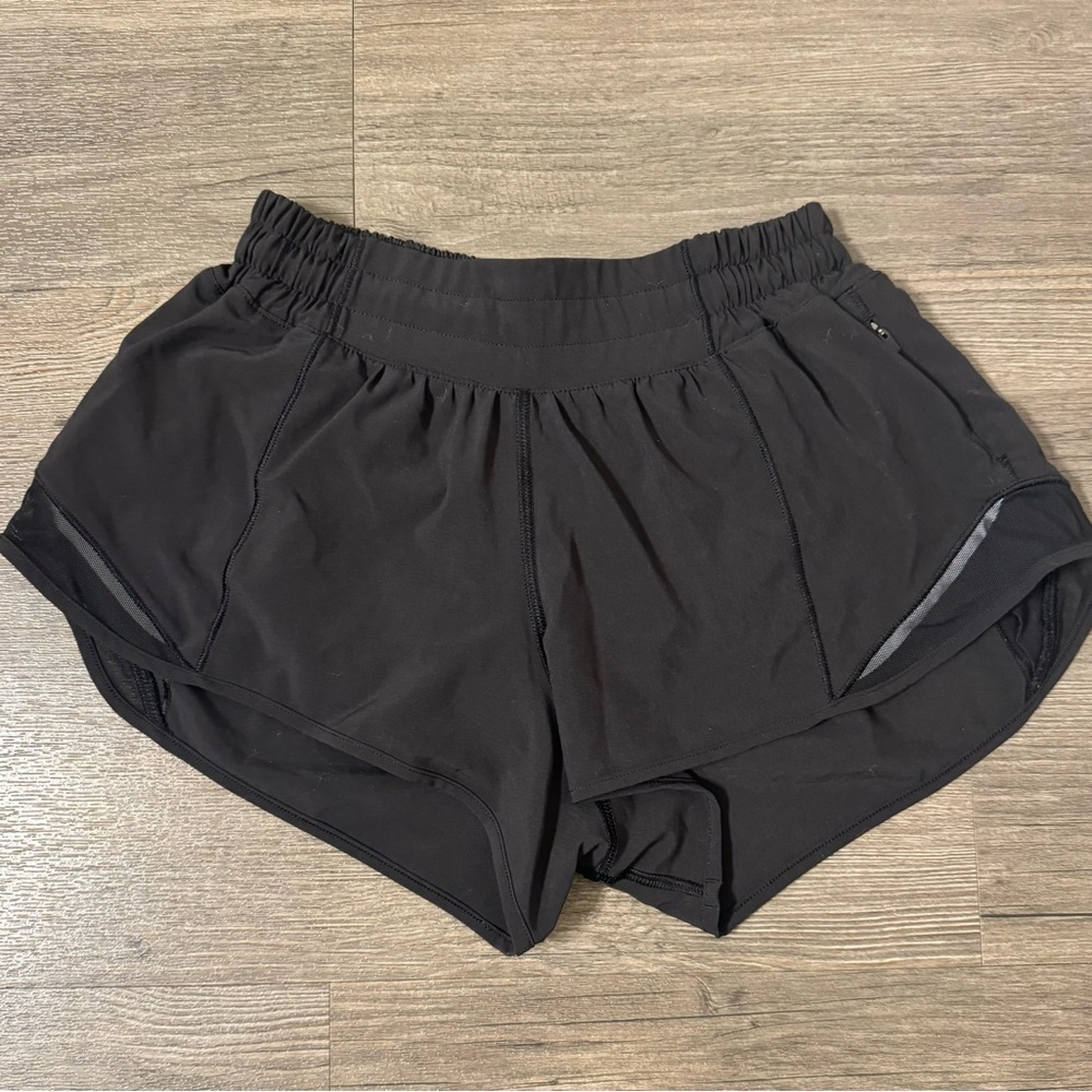 Lululemon Hotty Hot Shorts 2.5”